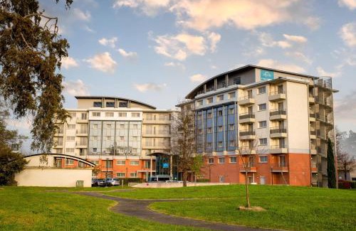 Saint - Martin - du - Touch Hotel | Clarion Aparthotel Toulouse Le Parc de l'Escale