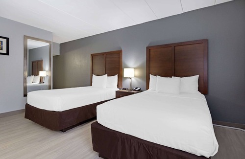 Pumphrey Hotel | Clarion Hotel & Suites BWI Airport North