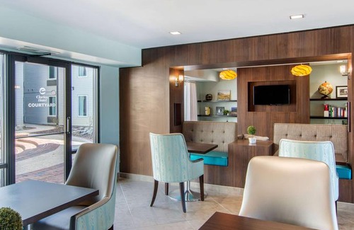 Castleberry Hill Hotel | Clarion Inn & Suites Atlanta Downtown