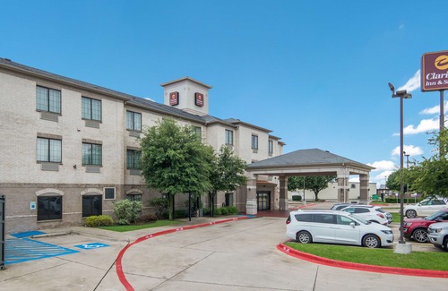 Weatherford Hotel | Clarion Inn & Suites Weatherford South