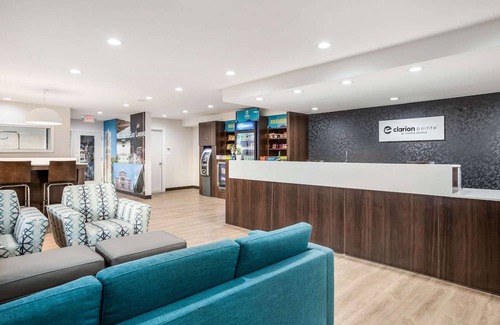 East Lansing Hotel | Clarion Pointe East Lansing University Area