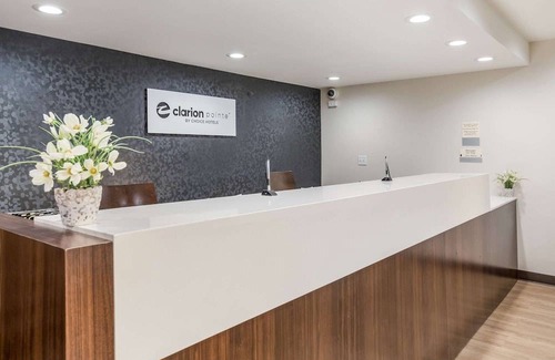 East Lansing Hotel | Clarion Pointe East Lansing University Area