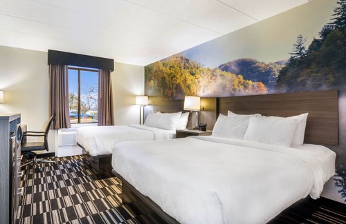 Richmond Hotel | Clarion Pointe Richmond North near University