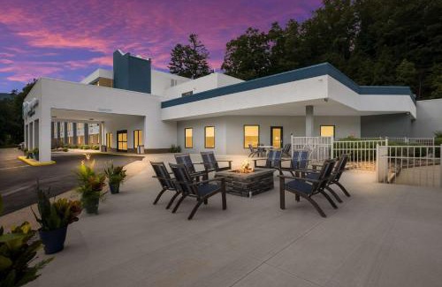 Sylva Hotel | Clarion Pointe Sylva near Cherokee Area
