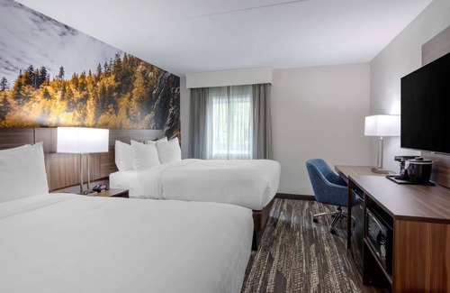 Charlottesville Hotel | Clarion Pointe Charlottesville
