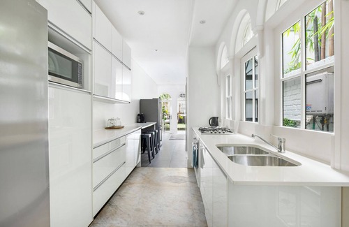 Paddington House | Classic 3BR terrace over 3 levels, great location w/parking, pets allowed