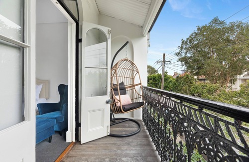 Paddington House | Classic 3BR terrace over 3 levels, great location w/parking, pets allowed