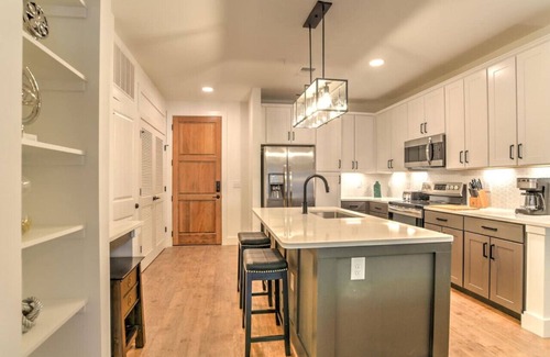 East End - Valley Street Apartment | Classic and Timeless Downtown Condo