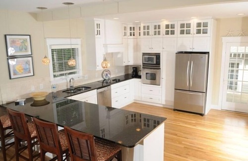 Cape Fear Station House | Classic BHI Home, Ideal for 2 Families, Easy Beach Access