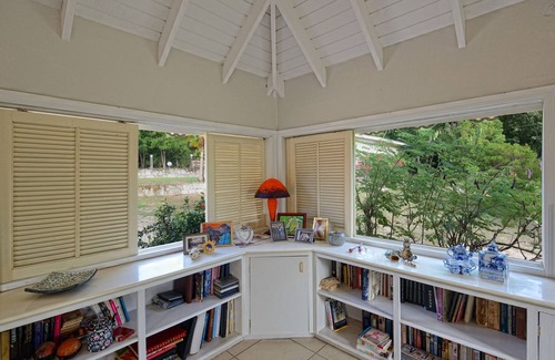 Les Terres Basses Villa | Classic Caribbean Villa in Safe Terres Basses