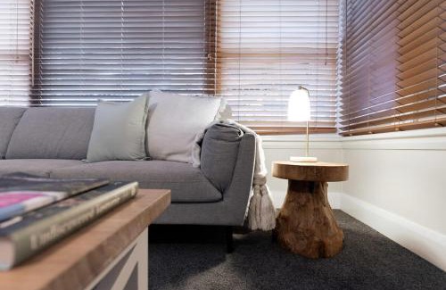 South Launceston House | Classic Cottage: Near CBD Hospital & Parking