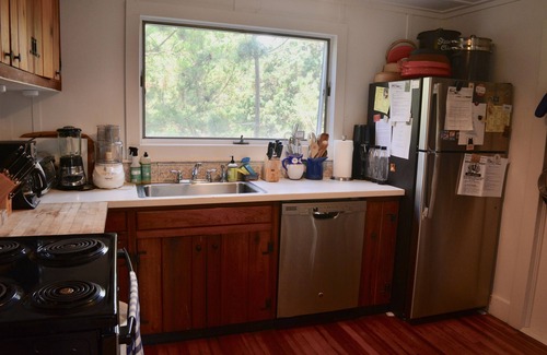 Seaview Cottage | Classic Fire Island! Adorable Seaview Cottage - 2nd house from the beach.