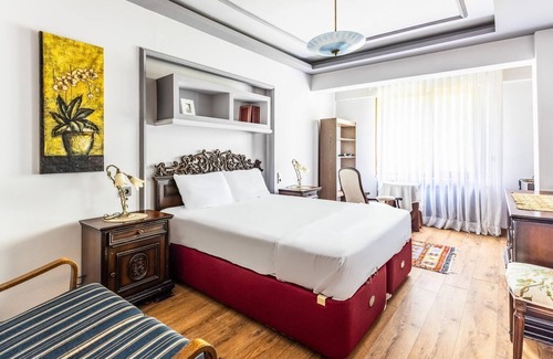 Uskudar Apartment | Classic Flat w Balcony 7 min to Capitol Mall