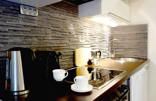 Terezvaros Apartment | Classic house, contemporary apartment!