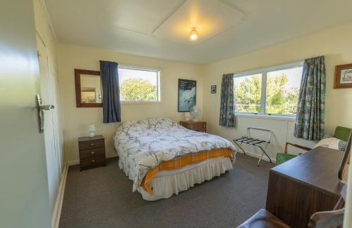 South Bay House | Classic Kiwi Bach Southbay