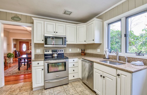 Lake Junaluska House | Classic Lakefront Home with Patio, Water Views, Furnished Porch & WiFi