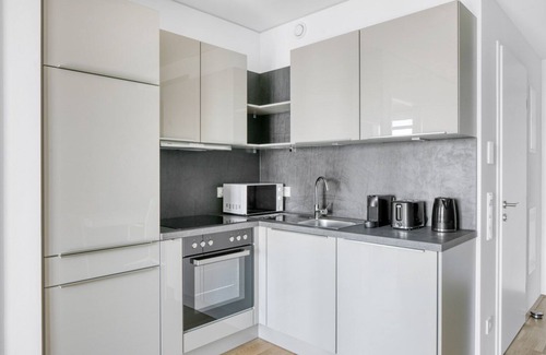Vienna Apartment | Classic Leopoldstadt 2BR w/Elevator, Gym & Sauna, near U2, by Blueground