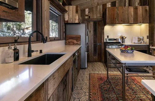 Olympic Valley Cabin | Classic Olympic Valley Cabin