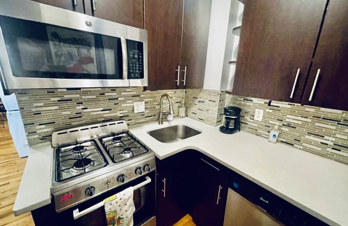 Bowery Apartment | Classic Soho Apartment - Cozy /Perfect Location