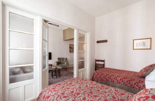 Sultanahmet Apartment | Classic Two Bedroom Apartment on Akbiyik St, Sultanahmet