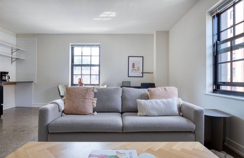 Uptown Apartment | Classic Uptown 1BR w/ Fire Pits & Rooftop, nr L Red Line, by Blueground
