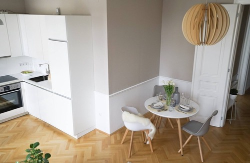 Gersthof House | CLASSIC WHITE SCANDI
