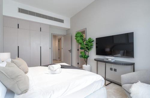Dubai Villa | Classy 4-Bedroom Villa With Spacious Balcony in Nad Al Sheba