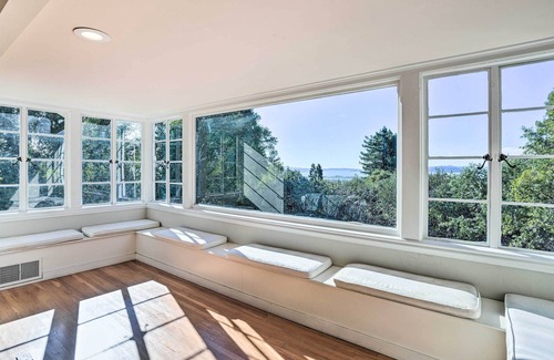 Berkeley Hills Cottage | Classy Berkeley Home w/ Views < 2 Mi to Dtwn!