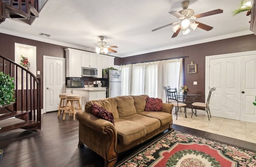 Val Vista Lakes Apartment | Classy Guest Suite With Spiral Staircase in Gorgeous Lake Community