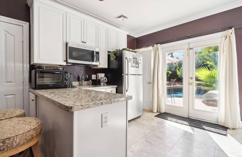 Val Vista Lakes Apartment | Classy Guest Suite With Spiral Staircase in Gorgeous Lake Community