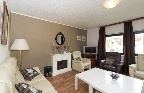 Deutschneudorf House | Classy Holiday Home in Deutschneudorf near Glockenwanderweg