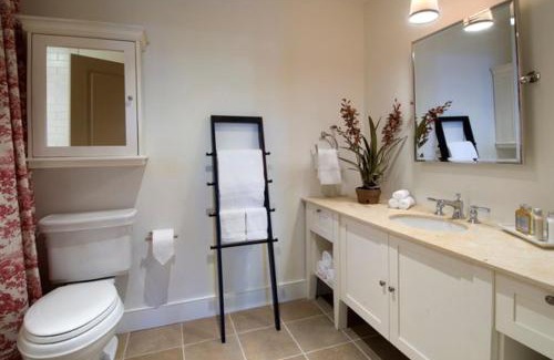 Warren Hotel | Clay Brook Hotel at Sugarbush