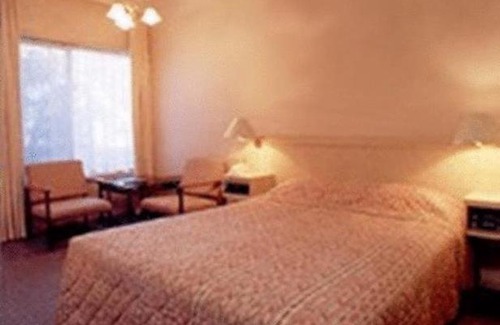Clayton Hotel | Clayton Monash Motor Inn & Serviced Apartments