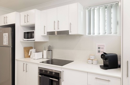 Rocklea Apartment | Clean 1 Bdr Apt w/AC | Covered Parking | 439AF1