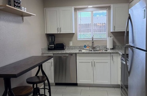 Mesa Apartment | Clean 2BR condo near Downtown Mesa - free parking