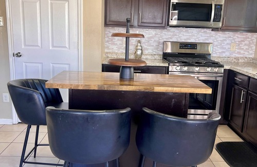 Houston House | Clean 4-bedroom house with WiFi and AC in awesome Houston near the Airport