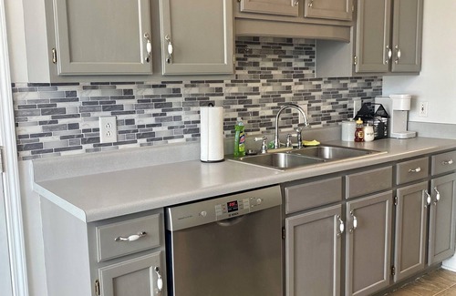 Big Rock House | Clean and Cozy, Private Retreat with Huge Backyard