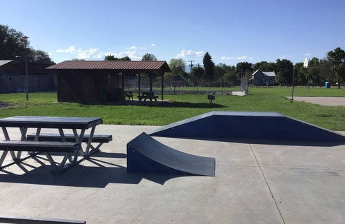 Plains House | Clean and cute,1 bed, 1 bath, small town setting across from city park.