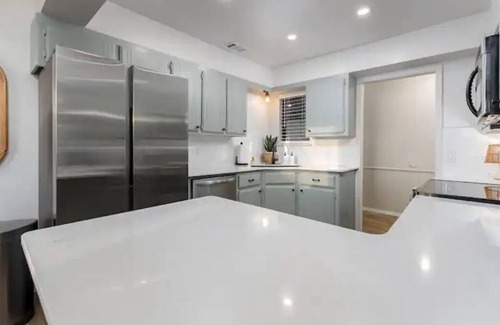 Moore House | Clean and Updated Home in Moore with Bonus Room