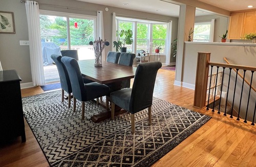 Minnetonka House | Clean & Cozy 2 bedroom Minnetonka Home