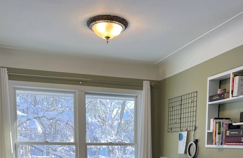 Minnetonka House | Clean & Cozy 2 bedroom Minnetonka Home