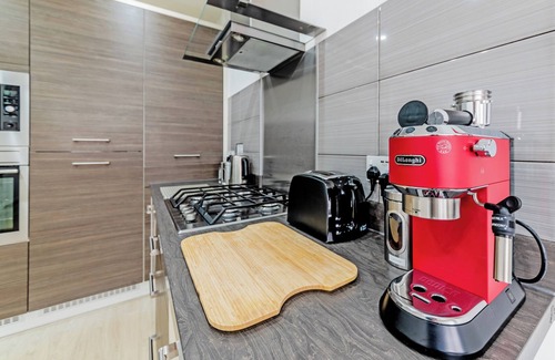 Aylesford House | Clean & Cozy | Work, Relax & Stay | Fully Equipped + Smart Lock + 2 Parking