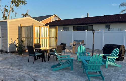 Grove City Apartment | CLEAN,Great Location,Dockage Available,HEATED Pool, HUGE Back yard. Unit C