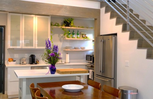 North Tabor House | ❤️ CLEAN | LUXURY GUESTHOUSE ★ NEAR DOWNTOWN ★ LARGE PATIO