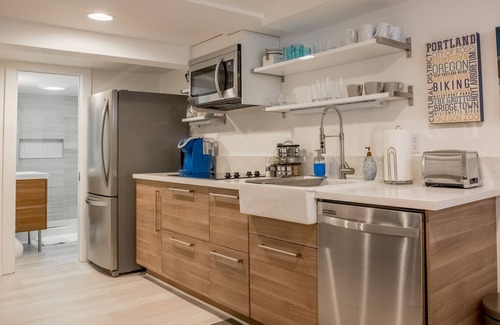 North Tabor Apartment | ❤️ CLEAN ★ NEAR DOWNTOWN | PRIVATE PATIO ★ WALKABLE