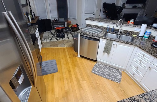 Huntersville House | CLEAN/NEAR Interstate get to Charlotte or Lake Norman within 15 mins.n