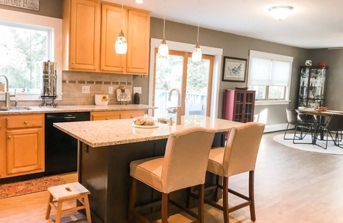 Ellsworth House | CLEAN, spacious, close to Acadia National Park