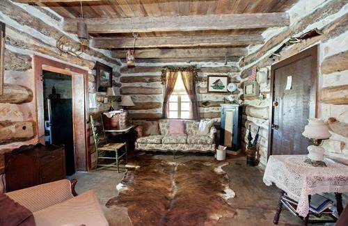 Fredericksburg Cabin | Clear Springs Log Cabin | Pet-friendly | Historic