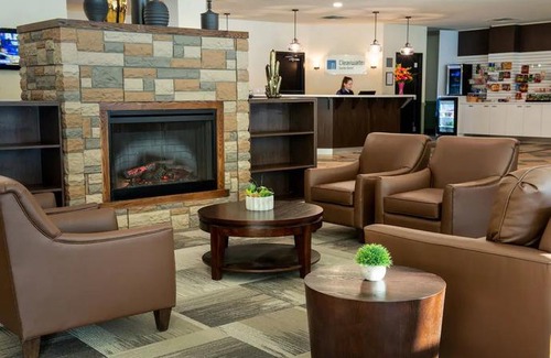 Fort McMurray Hotel | Clearwater Suite Hotel