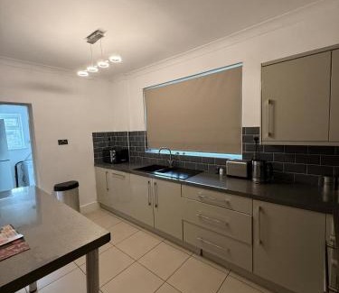 Cleethorpes Apartment | Cleethorpes Contractor stays - long term discounts